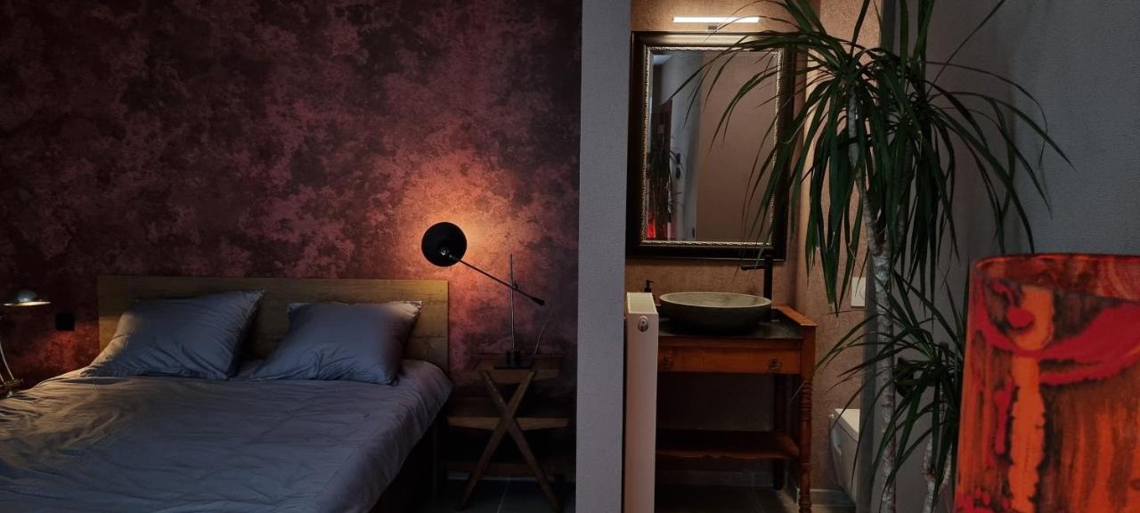 Logies La Chevre Folle - Lodging & Cooking In Style With Shared Kitchen Oostende Exterior foto